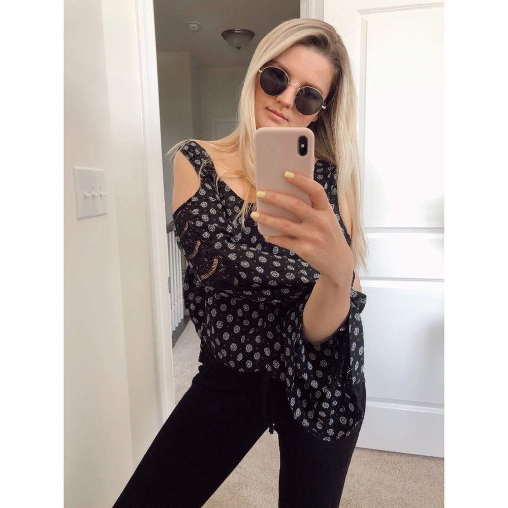 *SOLD* Abercrombie&Fitch Bell Sleeve Top